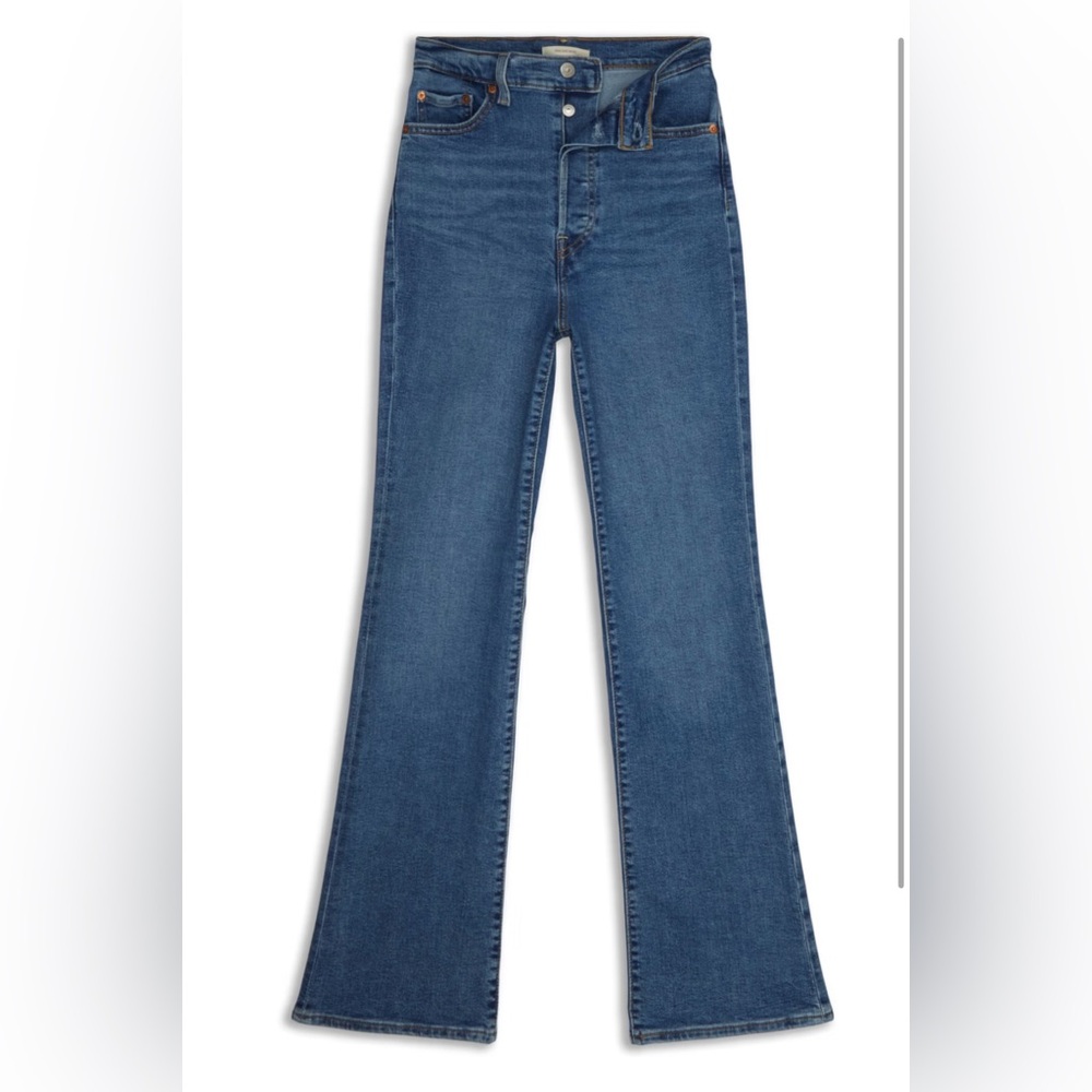 Levi's ribcage bootcut NWT